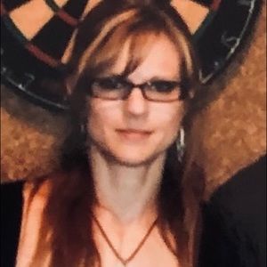 Meet your Posher, Jenn